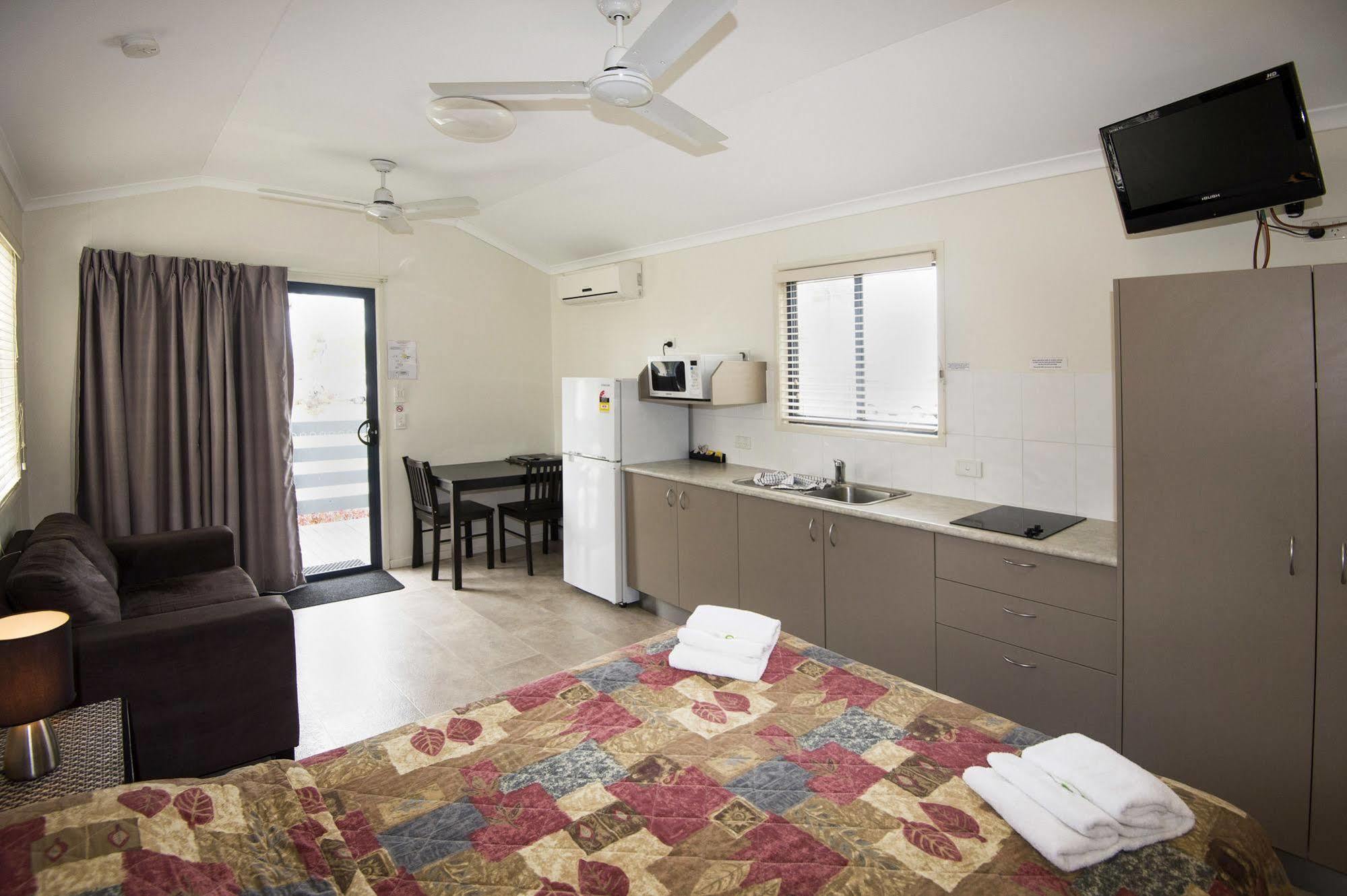 The Park Hotel Mackay Exterior photo